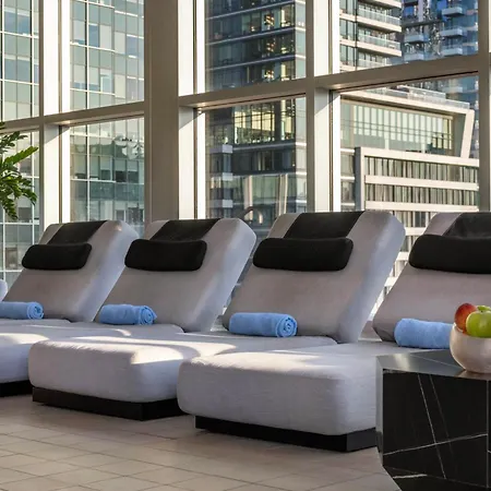 Hotel Le Crystal Montreal-3