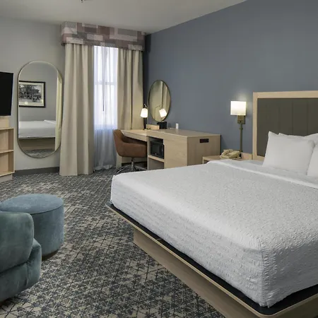 Hampton Inn & Suites Montgomery-Downtown-2