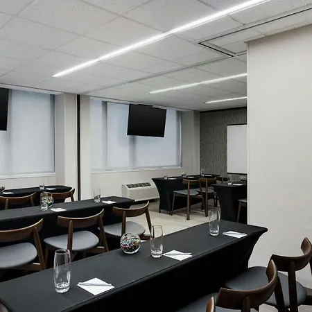Fairfield Inn And Suites Chicago Downtown/ Magnificent Mile-2