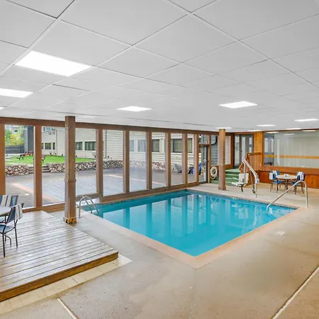 Quality Inn & Suites Goshen-2