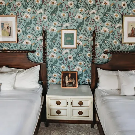 Hideaway Inn Lenox-3