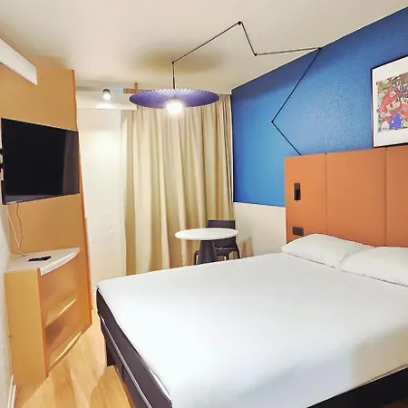 ibis Lyon Est Bron-2