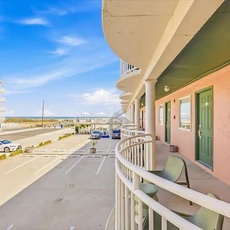 Coliseum Ocean Resort-2