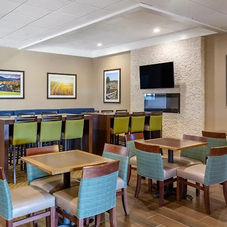 Comfort Inn & Suites Near Danville Mall-2