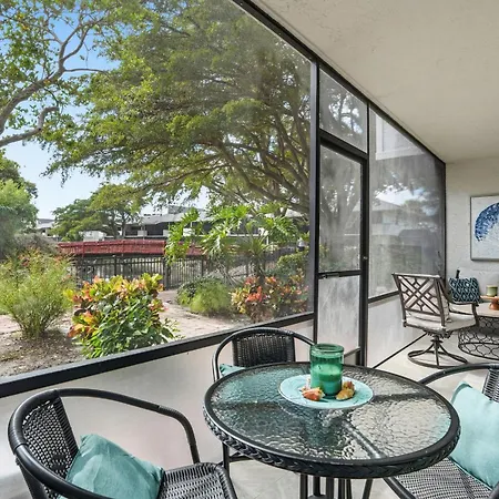 Park Shore Resort By Mike Z Rentals (Adults Only)-3
