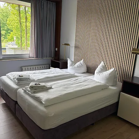 Hotel im Park-2