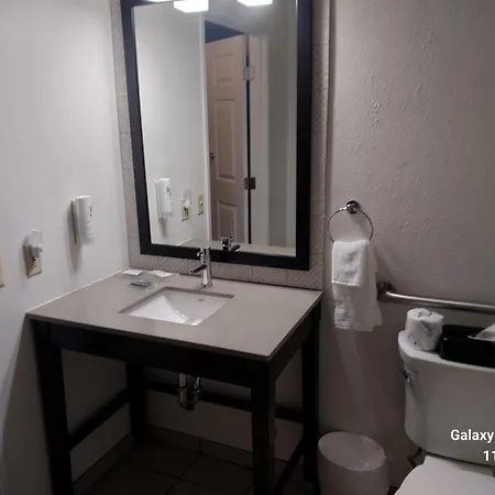 Country Inn & Suites By Radisson, Platteville, Wi-2