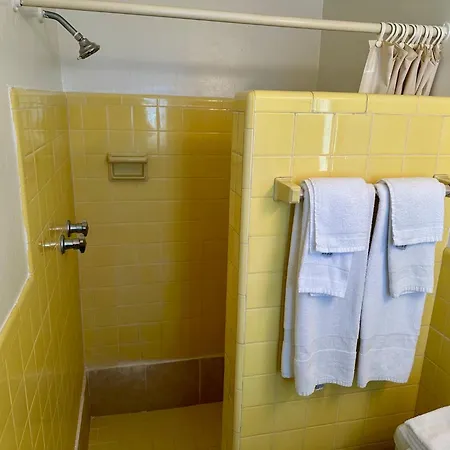Summerland Suites-3