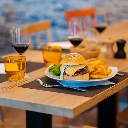 ibis Styles Ancenis Centre-2