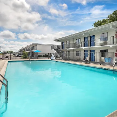 Travelodge By Wyndham Norfolk Airport-3