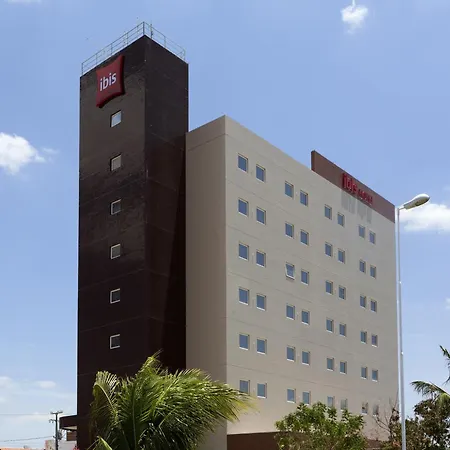 Ibis Petrolina-3