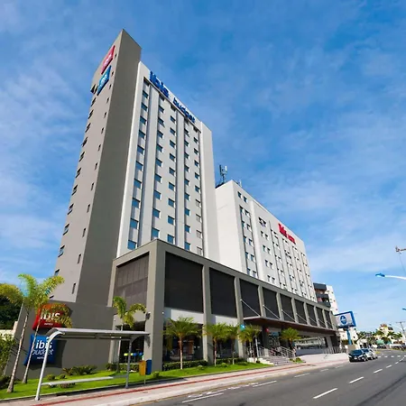 Ibis Navegantes Itajai-3