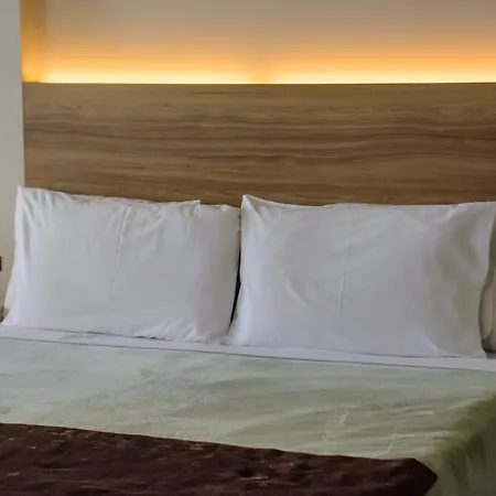 Hotel Gênova BC-3