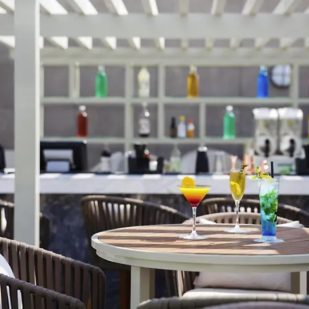 Novotel Bur Dubai - Healthcare City-2