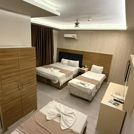 Grand Black Hotel-3