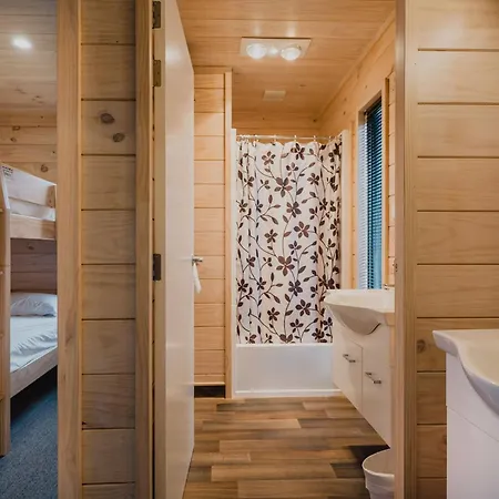 Lakes Edge Holiday Park-2