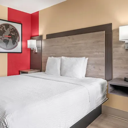 Ramada By Wyndham Minneapolis Golden Valley-2