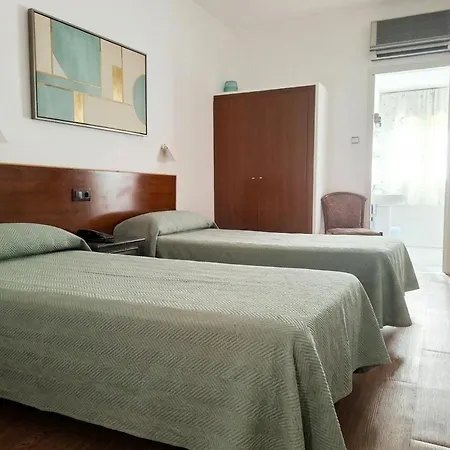 Hostal Urgell-3