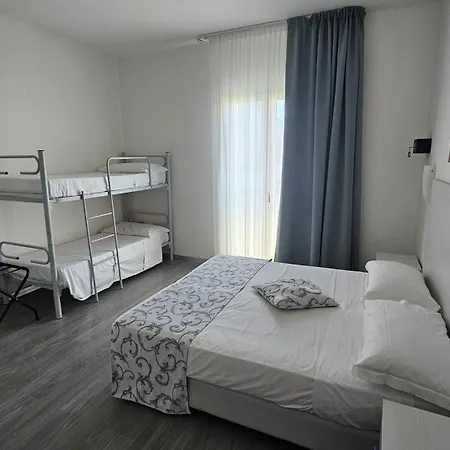 Hotel Linda-2
