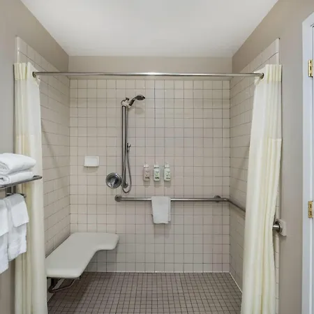 Ramada Bayside Inn & Suites Eureka-2
