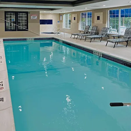 Comfort Inn & Suites Sturbridge-Brimfield-3