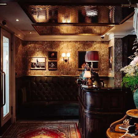 Hotel Pigalle-3