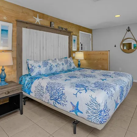 Latitude 26 Waterfront Boutique Resort - Bonita Springs-3