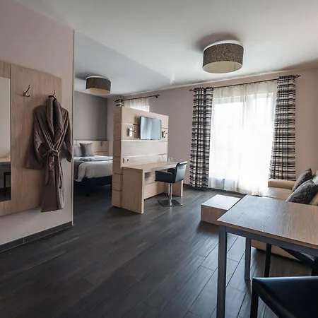 Aero44 Hotel Charleroi Airport-2