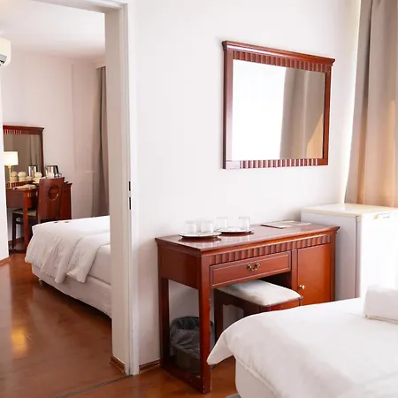 Hotel Attaché-2