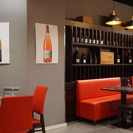Ibis Girona-3