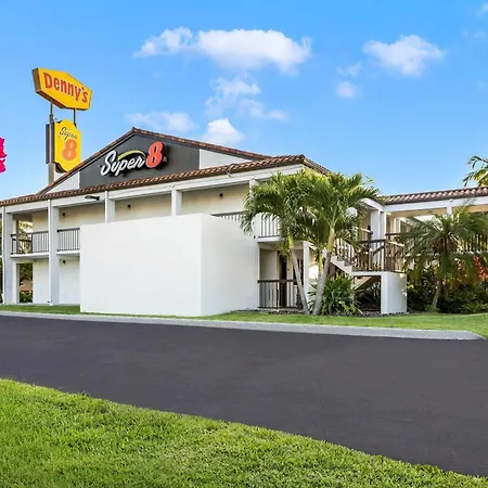 Super 8 By Wyndham Riviera Beach West Palm Beach-2