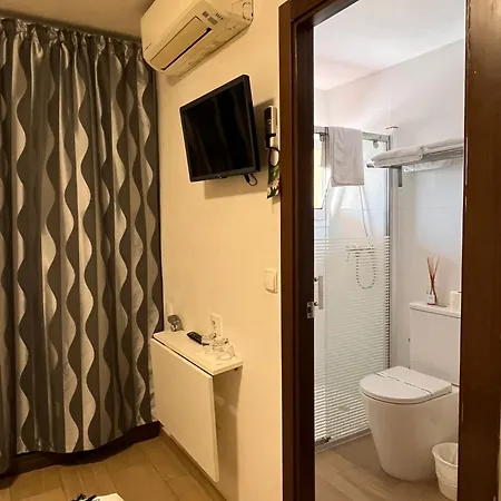 Hostal Cubelles-3
