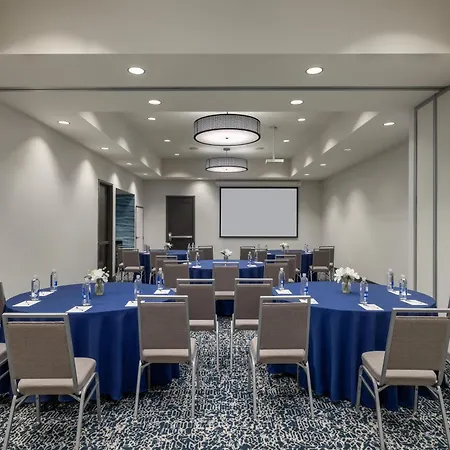 Hampton Inn & Suites - Roanoke-Downtown, Va-3