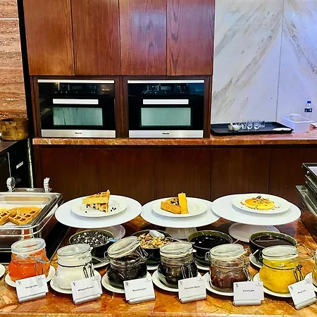 Renaissance Dhaka Gulshan Hotel-2