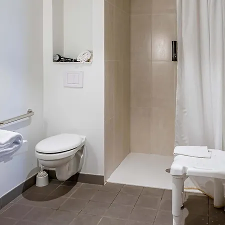 B&B Hotel Bordeaux Bassins A Flot-2