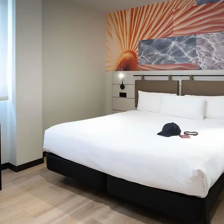 Ibis Styles Santander-3