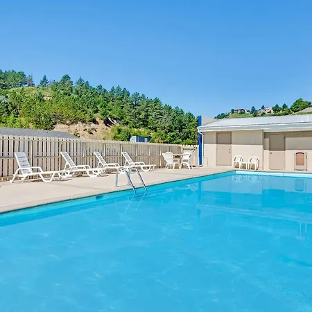 Travelodge By Wyndham Rapid City-3