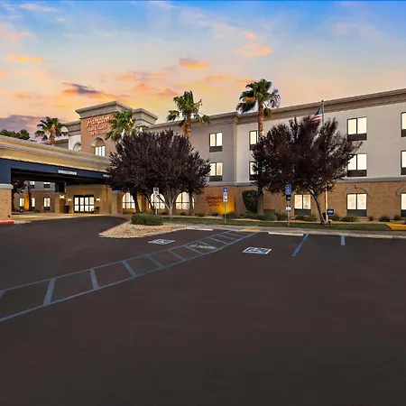 Hampton Inn & Suites Lancaster-2