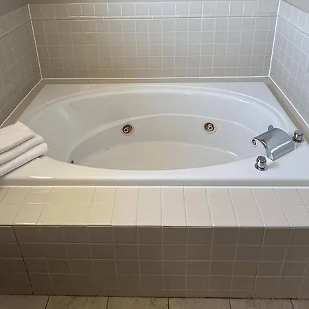 Country Inn & Suites By Radisson, Mason City, Ia-3