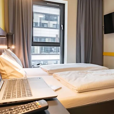 MEININGER Hotel Frankfurt Main / Airport-2