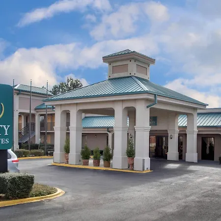 Quality Inn & Suites Clinton - Jackson West-3
