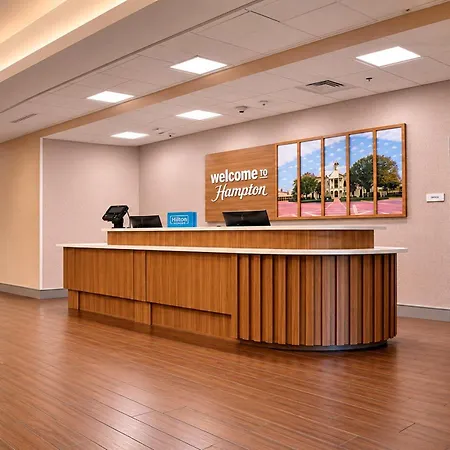 Hampton Inn Oxford/Conference Center-3