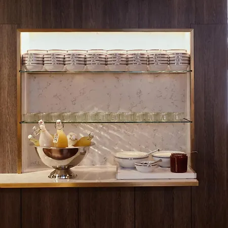 Hypernym Hotel & Suites-2