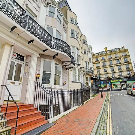 The Gullivers Hotel-2