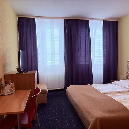Hotel Stadt Hamburg am Fluss Saarbrücken-3