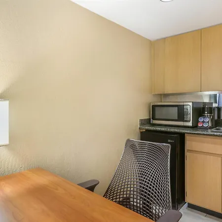 Best Western Plus Scottsdale Thunderbird Suites-2