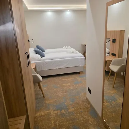 Hotel Diana-2