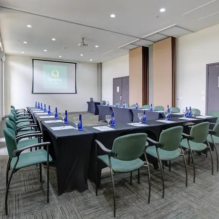Quality Suites Alphaville-3
