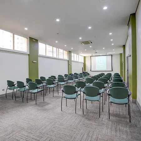 Quality Suites Alphaville-2