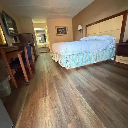 Camilla Inn & Suites-2
